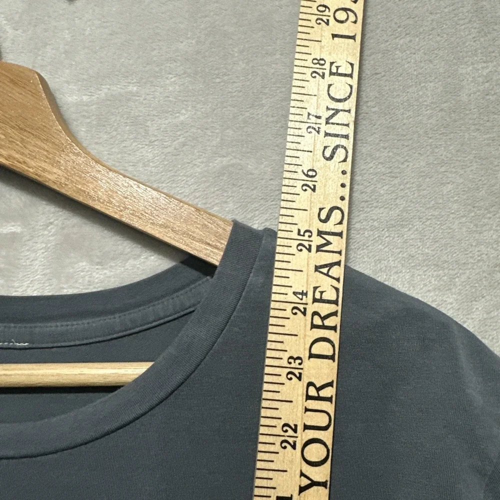 Lululemon‎ Women's Gray Long Sleeve Top Crew Neck Logo